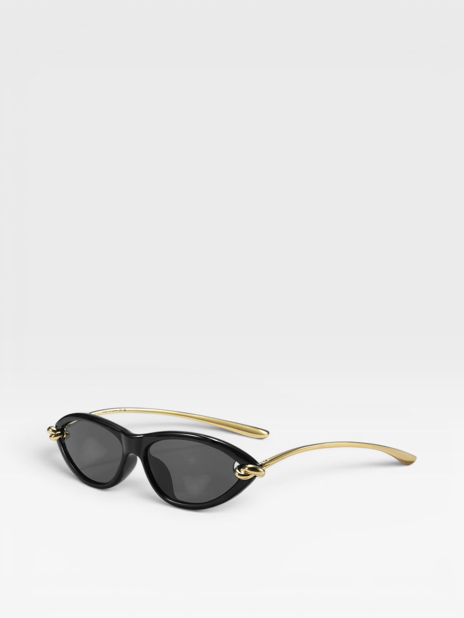 Schmale Cat-Eye Sonnenbrille für Damen im Old-Money-Stil - UV400 Schutz