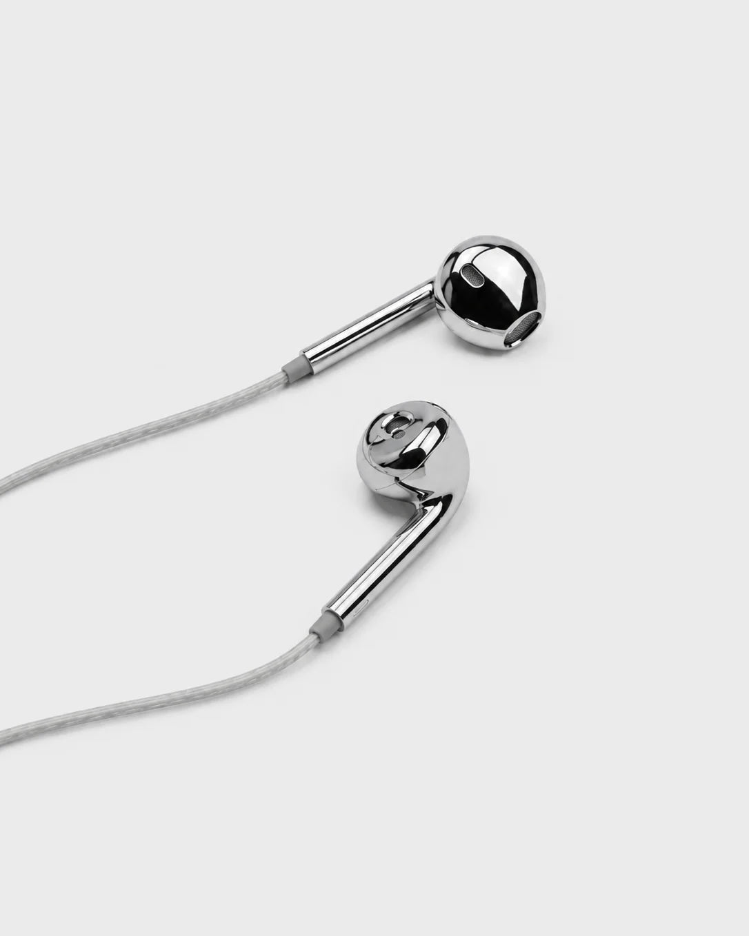 Brisconti Portofino In-Ear-Kopfhörer in glänzendem Chrom-Metallic-Design mit kabelgebundenem Anschluss