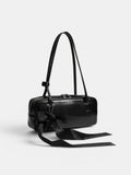 Brisconti Portofino Sofia Classic schwarze Unterarmtasche aus Kunstleder mit eleganter Schleife und Doppelriemen