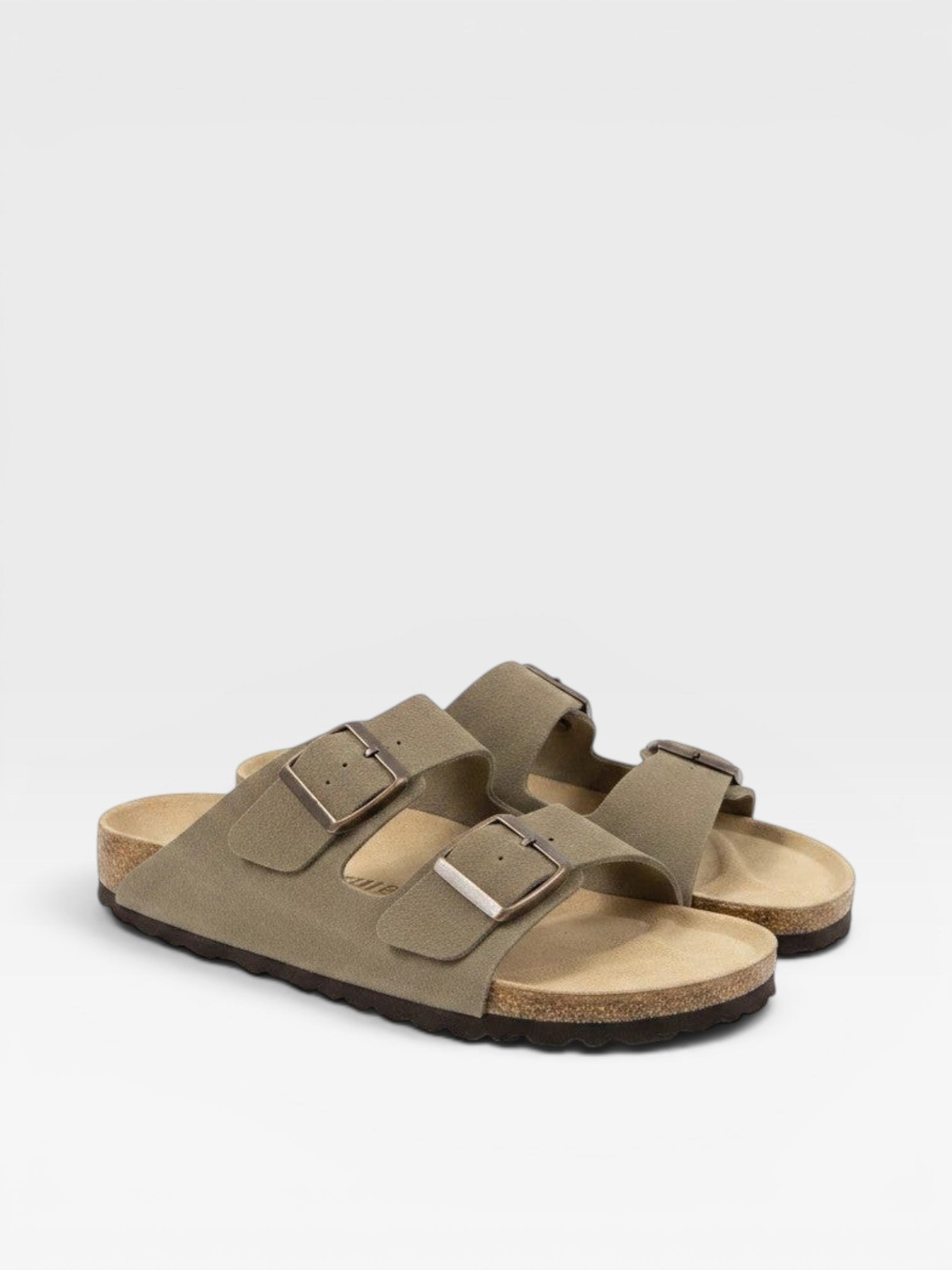 Brisconti Portofino Wildleder Sandalen in Mokka mit zwei verstellbaren Schnallen und bequemer Kork-Fußbett-Sohle